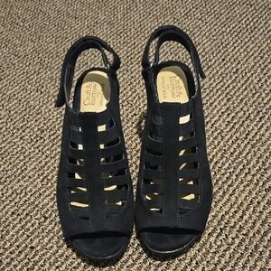 Host Pick 🎉Croft & Barrow Suede Heeled Sandals